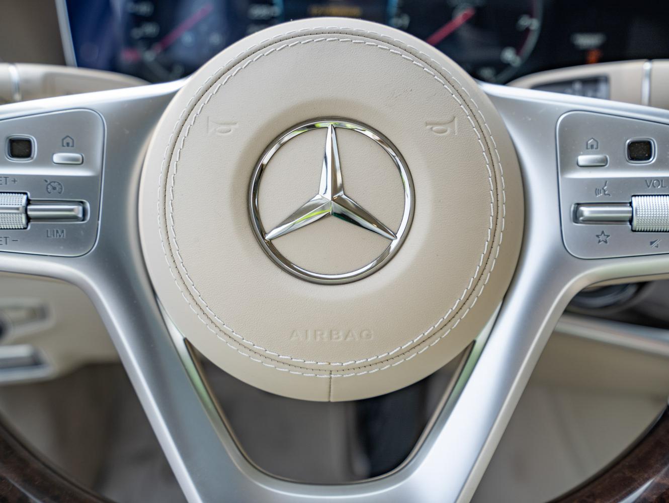 奔驰 迈巴赫S级 S560 黑色/米色 2021款 4.0T 欧规版