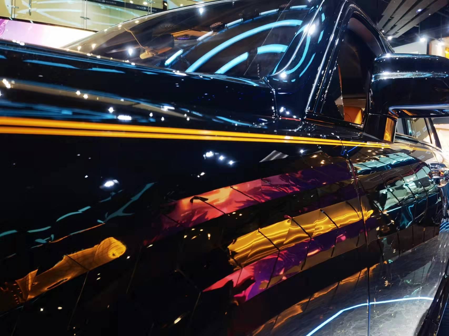 劳斯莱斯 库里南 黑色/橙色 2020款Black Badge