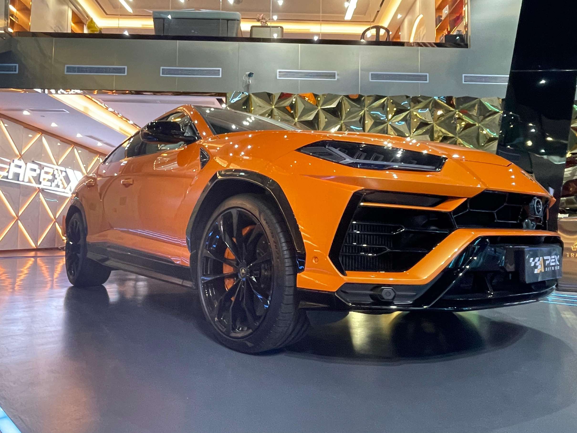 兰博基尼 Urus 橙色/橙色 2021款 4.0T V8