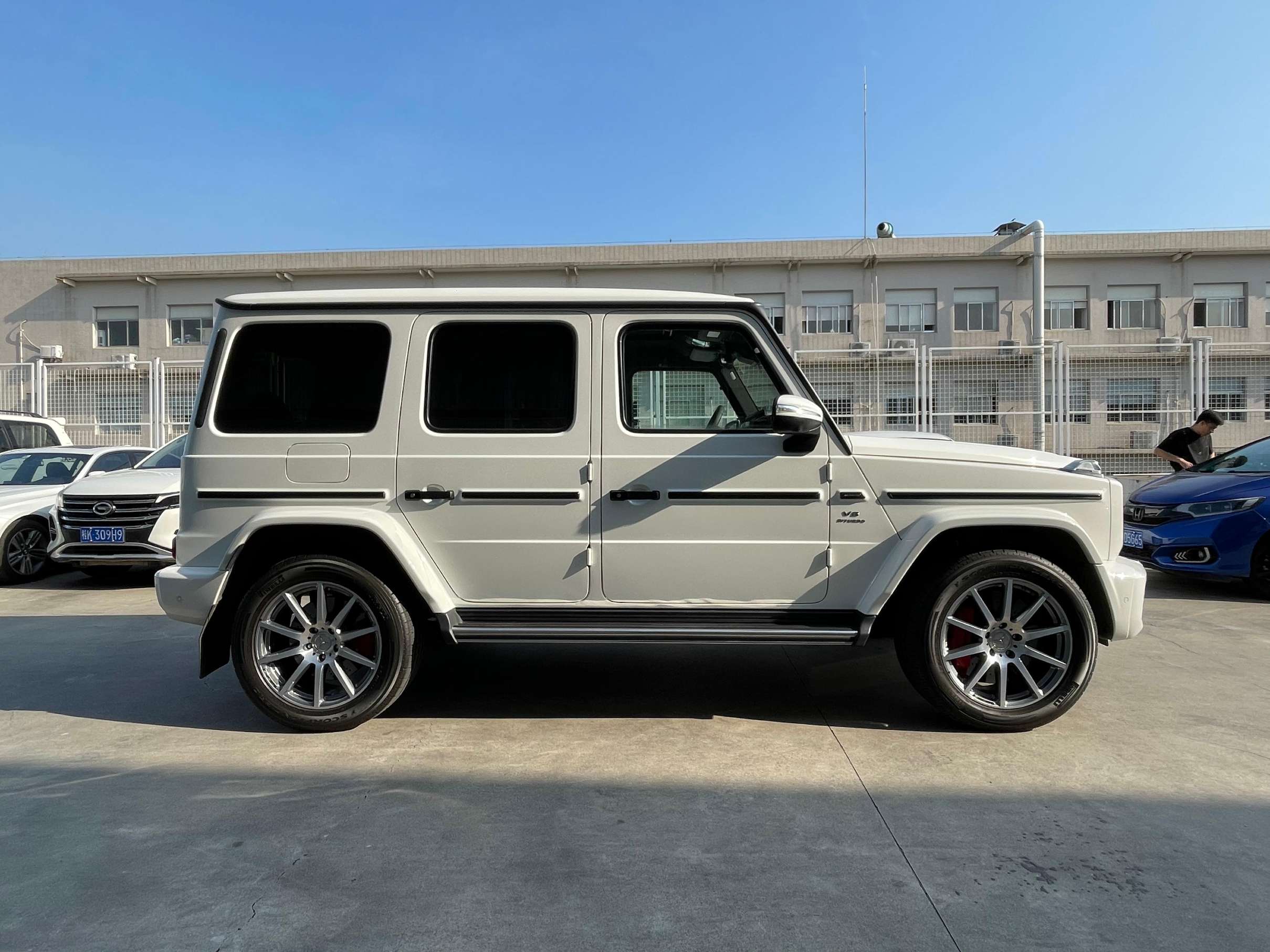 奔驰奔驰g级amg白色红色2020款amgg63