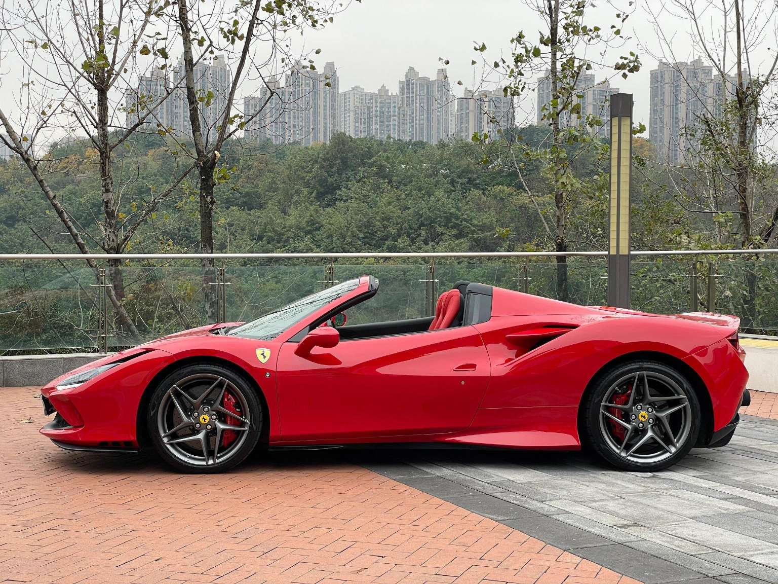 二手法拉利 F8 红色/红色 2020款 Spider 3.9T V8