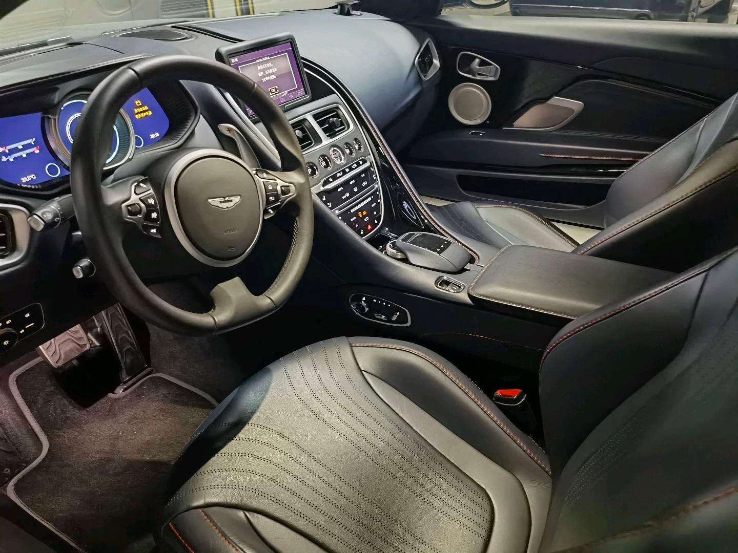 二手阿斯顿·马丁 DB11 灰色/黑色 2022款 4.0T V8 Coupe
