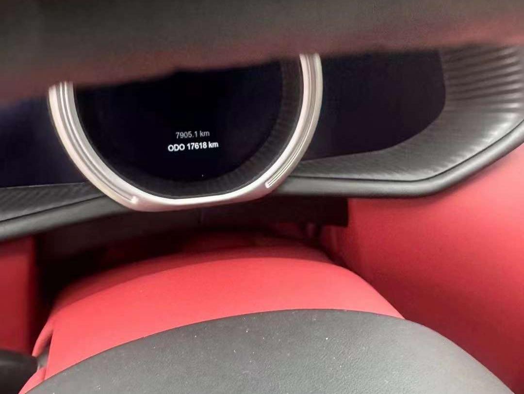 二手阿斯顿·马丁 DB11 灰色/红色 2020款 4.0T V8 Coupe