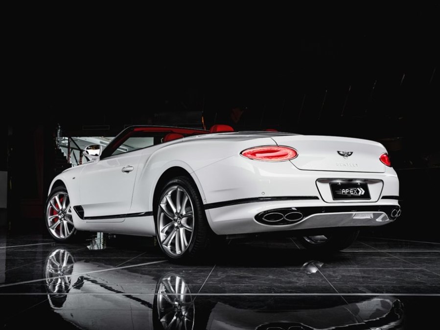 宾利 欧陆 白色/红色 2020款 4.0T GT V8 敞篷版
