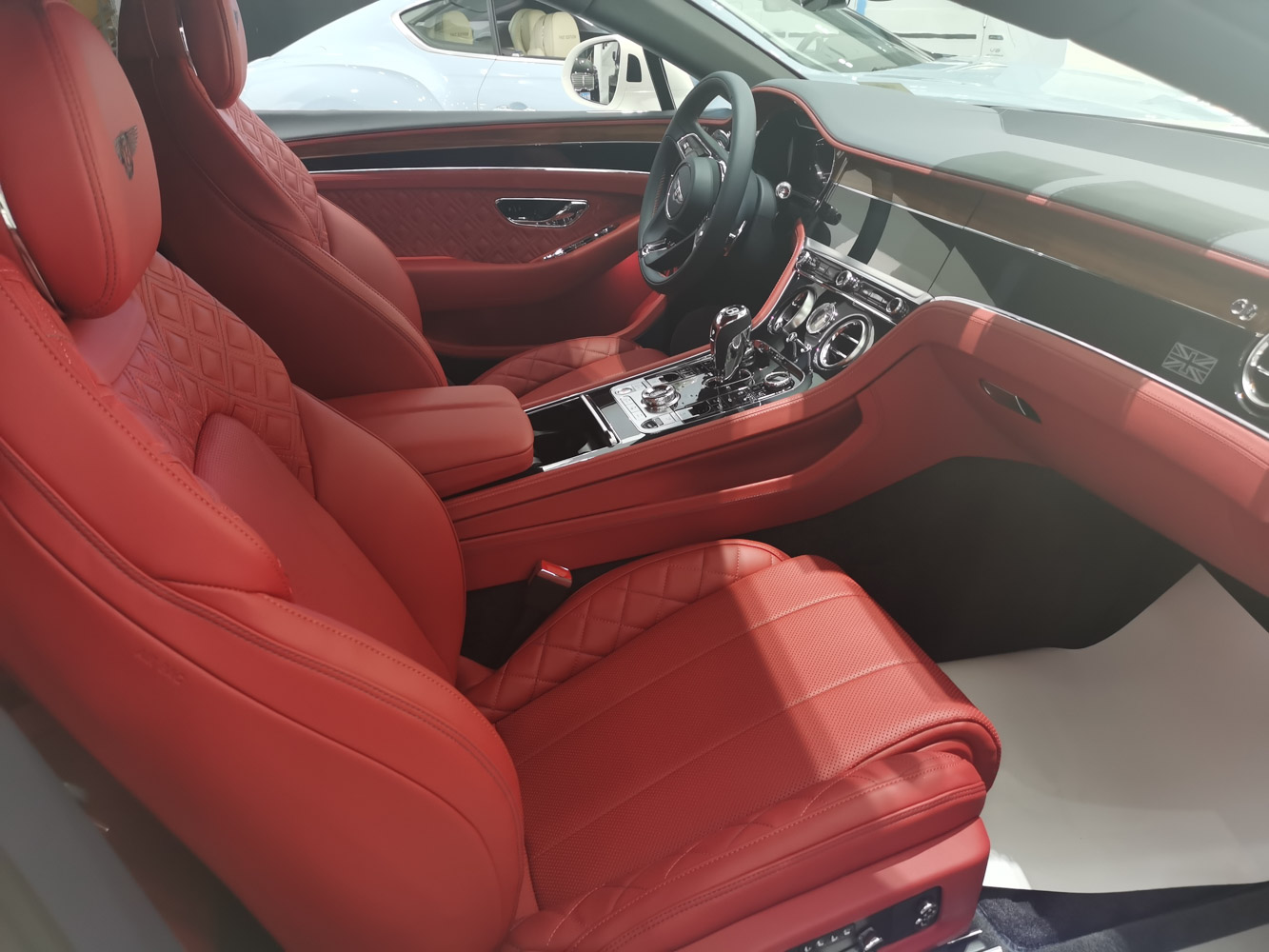 宾利 欧陆 白色/红色 2020款 4.0T GT V8