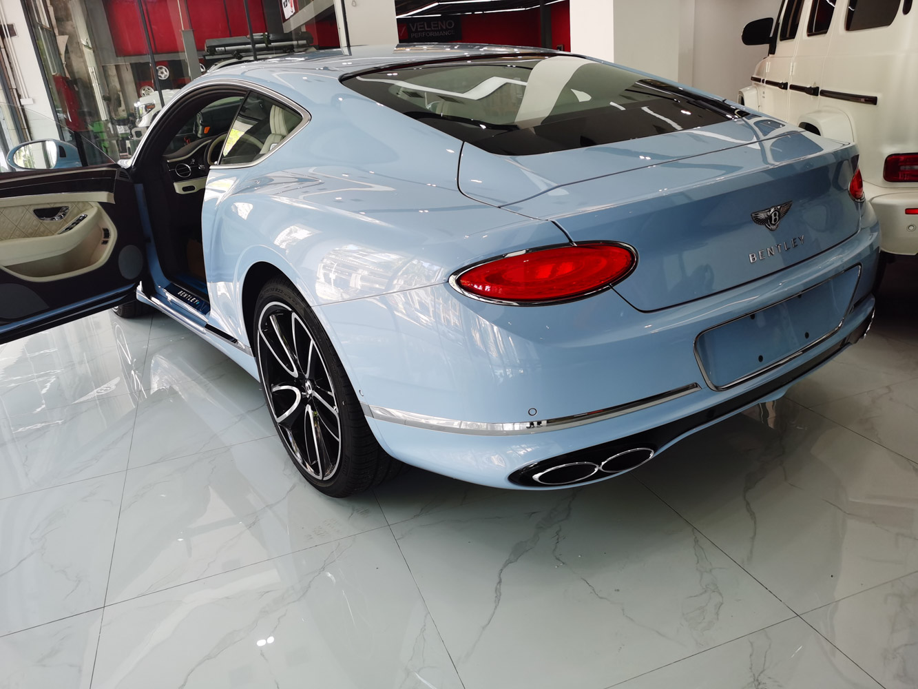 宾利 欧陆 蓝色/白色 2020款 4.0T GT V8