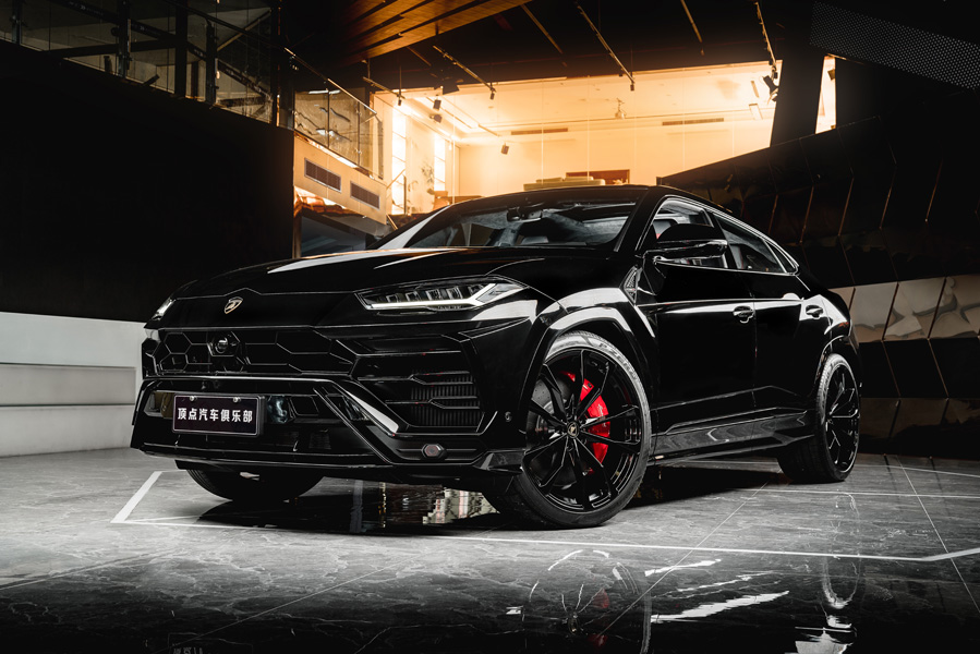 兰博基尼 Urus 黑色/黑色 2021款 4.0T V8