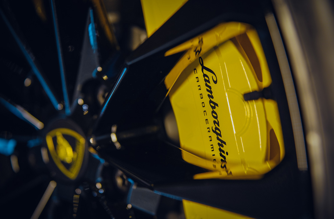 兰博基尼 Urus 黄色/黑色 2021款 4.0T V8