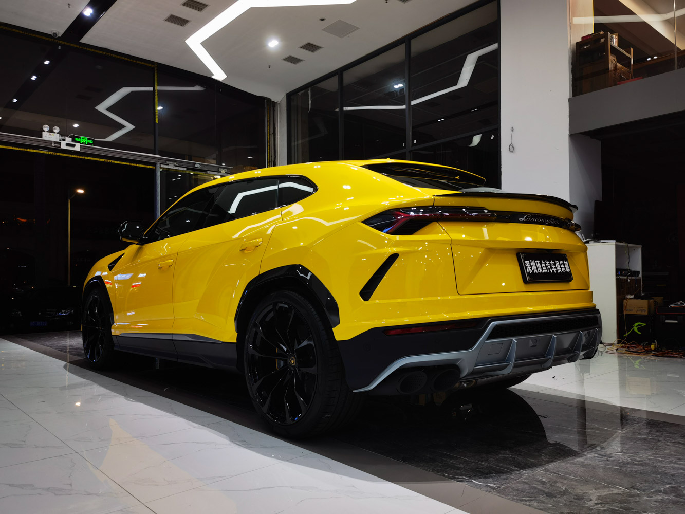 兰博基尼 Urus 黄色/黄色 2021款 4.0T V8