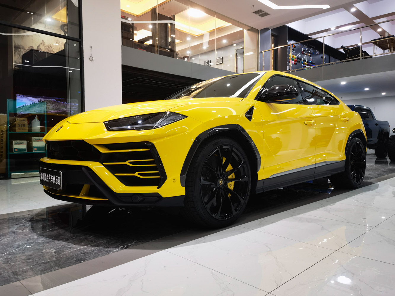 中规兰博基尼 Urus 黄色/黄色 2021款 4.0T V8
