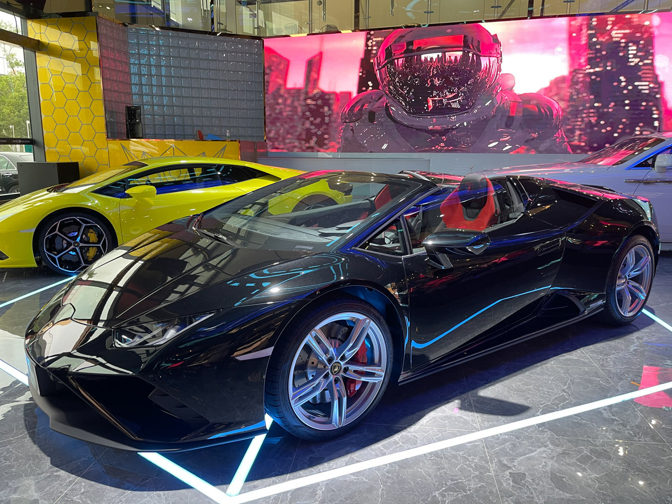 兰博基尼 Huracán 黑色/红色 2020款 Huracán EVO RWD Spyder