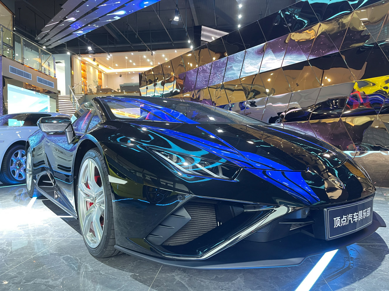 兰博基尼 Huracán 黑色/红色 2020款 Huracán EVO RWD Spyder
