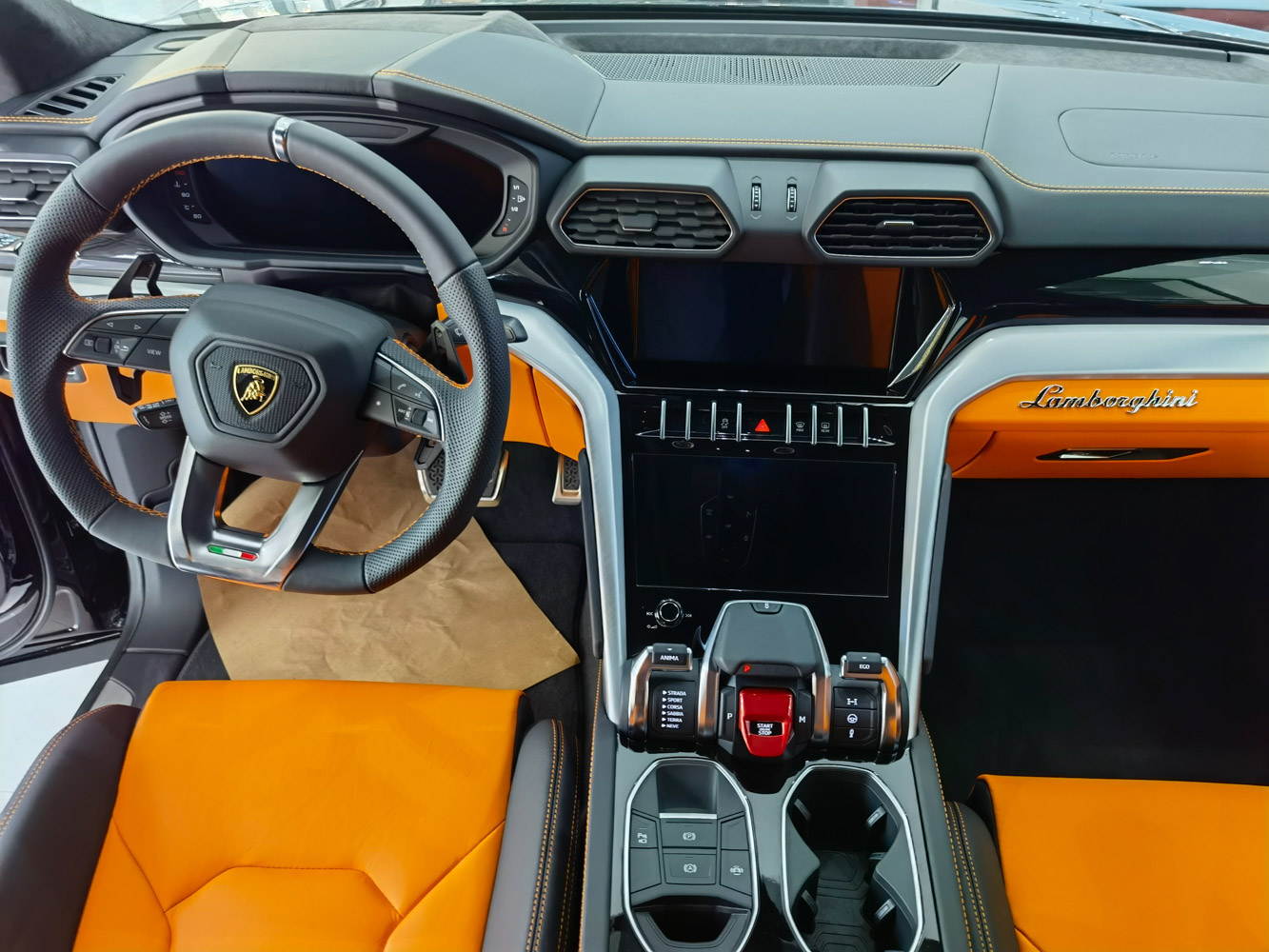 中规兰博基尼 Urus 黑色/橙色 2021款 4.0T V8