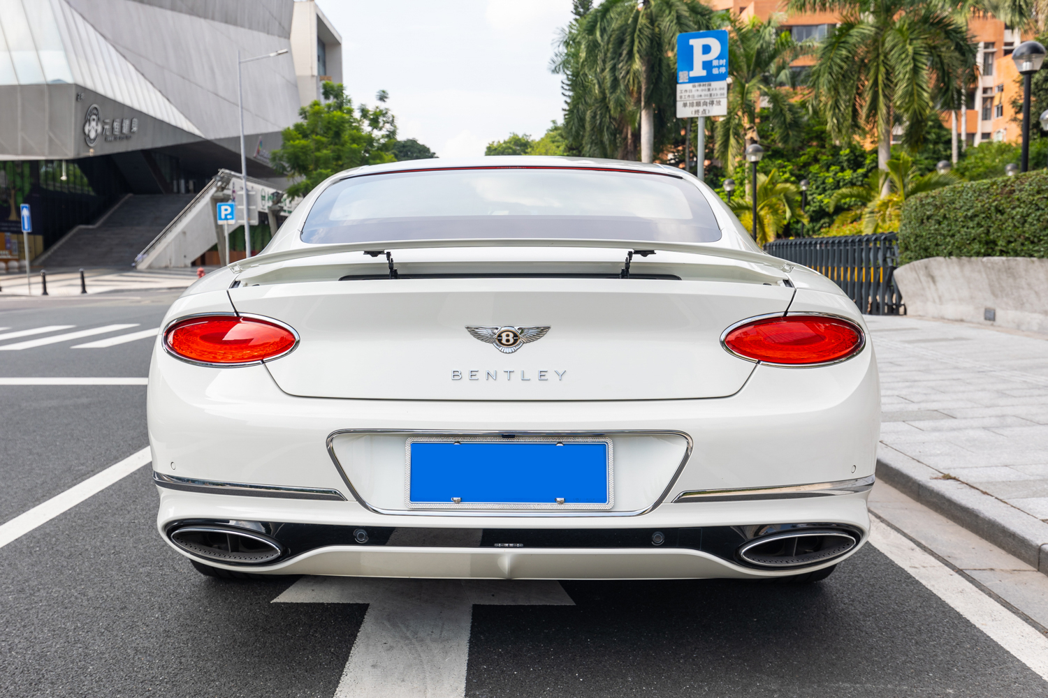 二手宾利 欧陆 白色/红色 2020款 6.0T GT W12