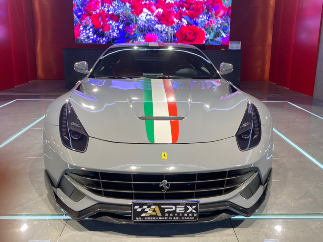 二手法拉利 F12berlinetta 白色/红色 2013款 6.3L 标准型