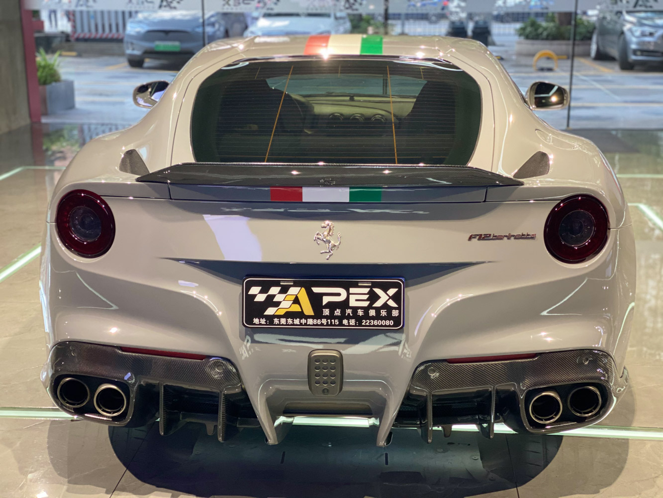 二手法拉利 F12berlinetta 白色/红色 2013款 6.3L 标准型