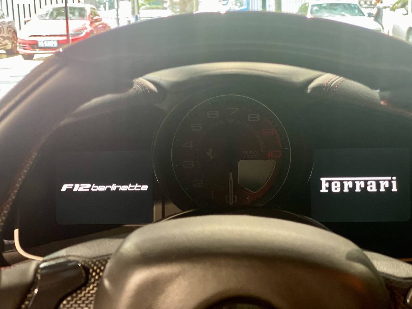 二手法拉利 F12berlinetta 白色/红色 2013款 6.3L 标准型