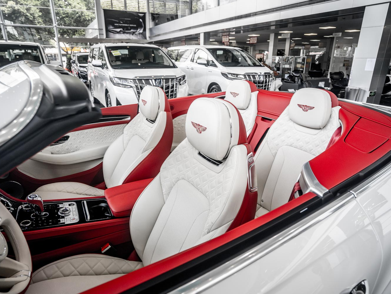 中规宾利 欧陆GT 白色/红色 2020款 4.0T GT V8 敞篷版