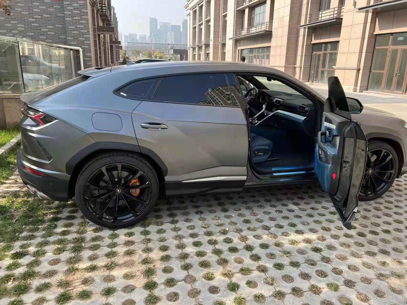 二手兰博基尼 Urus 深灰色/蓝色 2021款 4.0T V8