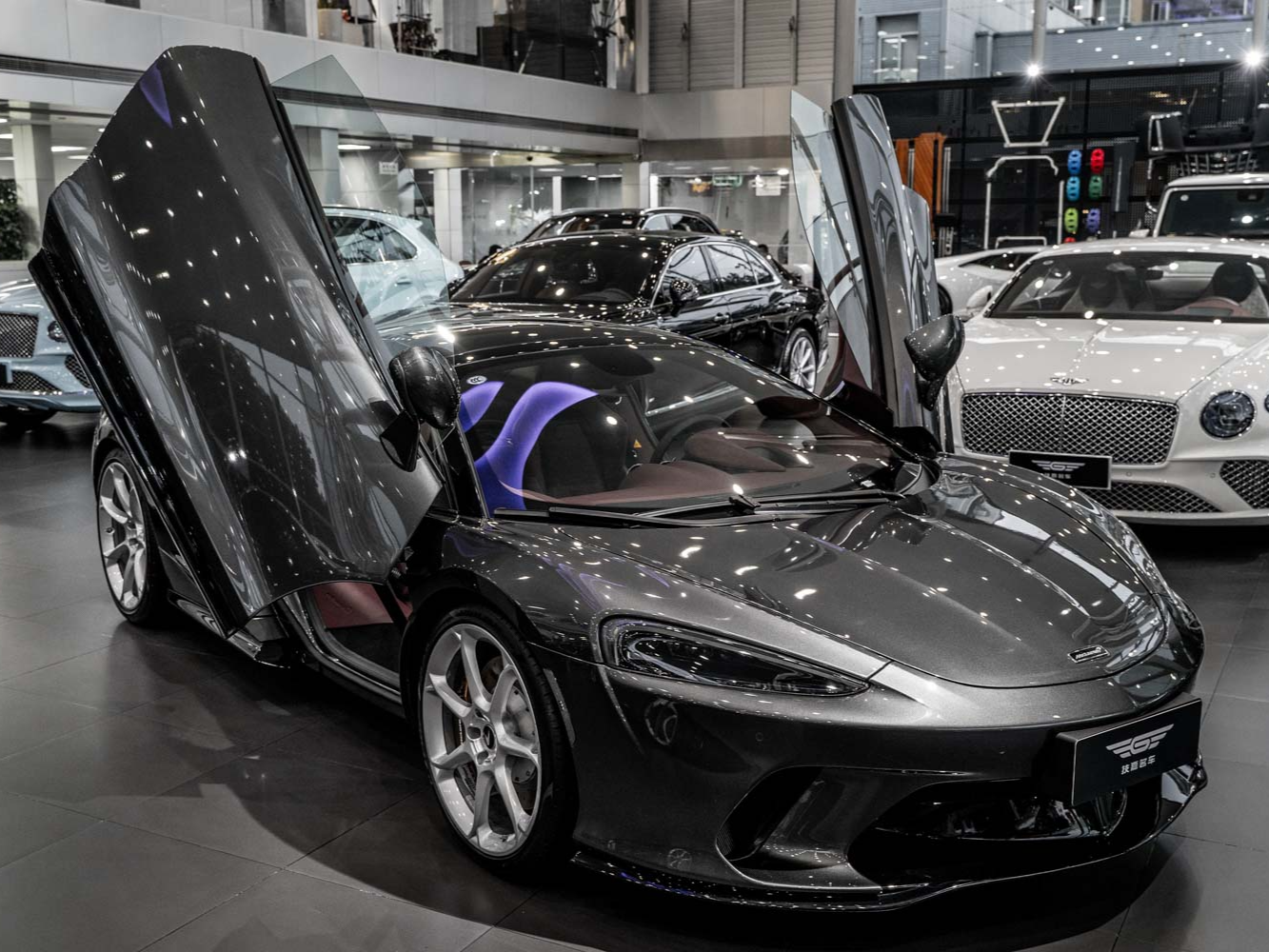 迈凯伦 GT 灰色/红色 2019款 4.0T 标准型