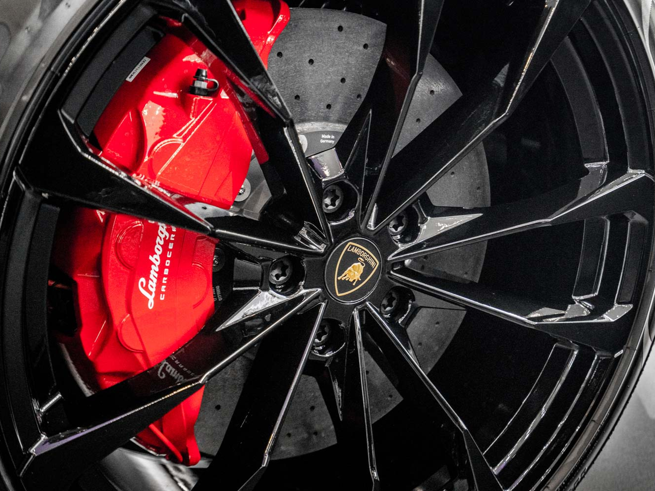 中规兰博基尼 Urus 黑色/红色 2021款 4.0T V8