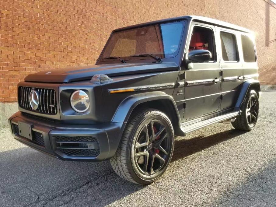 奔驰 奔驰G级AMG 黑色/红色 21款 4.0T V8 加规版