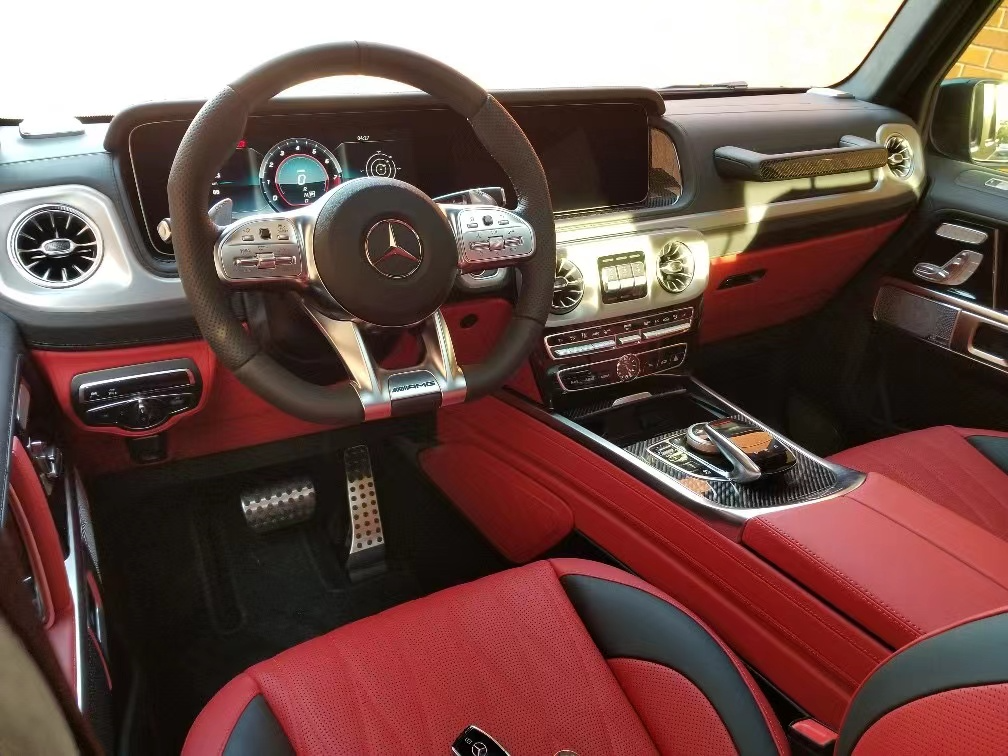 奔驰 奔驰G级AMG 黑色/红色 G63 21款 4.0T V8 加规版