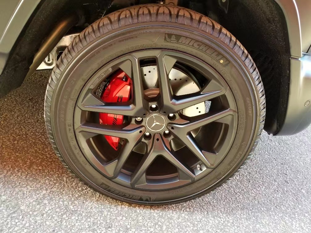 奔驰 奔驰G级AMG 黑色/红色 G63 21款 4.0T V8 加规版