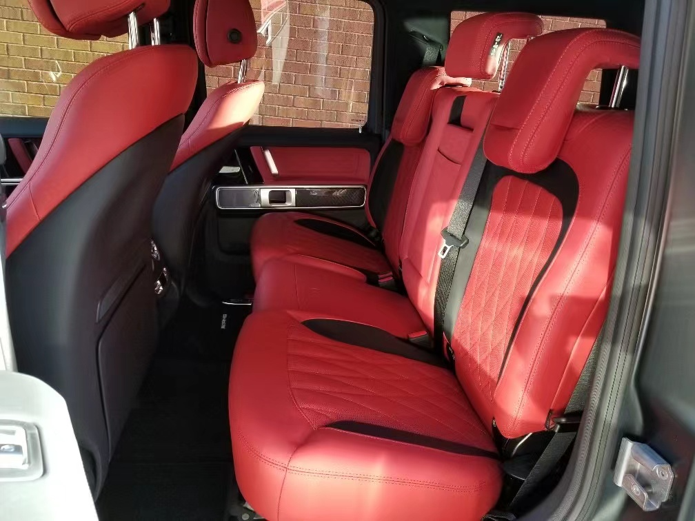 奔驰 奔驰G级AMG 黑色/红色 G63 21款 4.0T V8 加规版