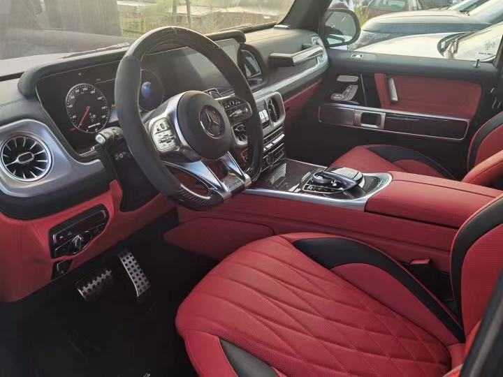奔驰 奔驰G级AMG 黑色/红色 21款 G63 4.0T V8 美版