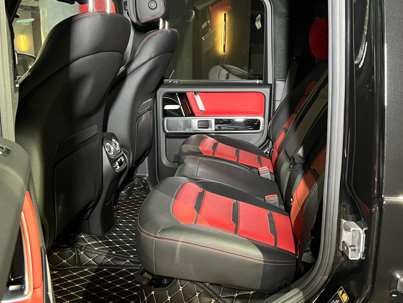 二手奔驰 奔驰G级AMG 黑色/红色 2019款 AMG G 63