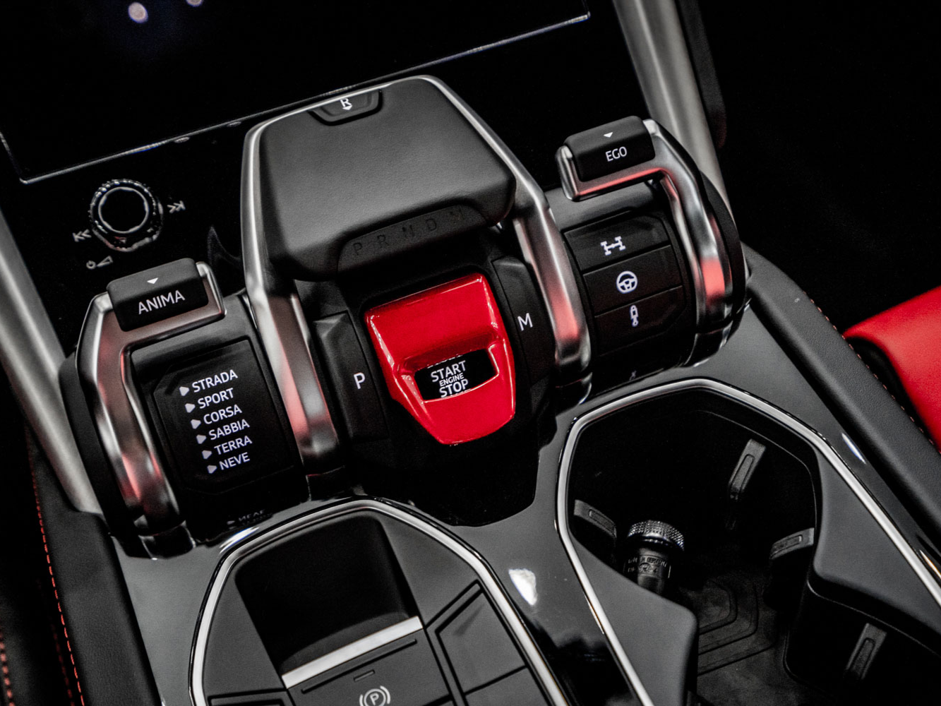 兰博基尼 Urus 黑/红黑 2022款 4.0T V8