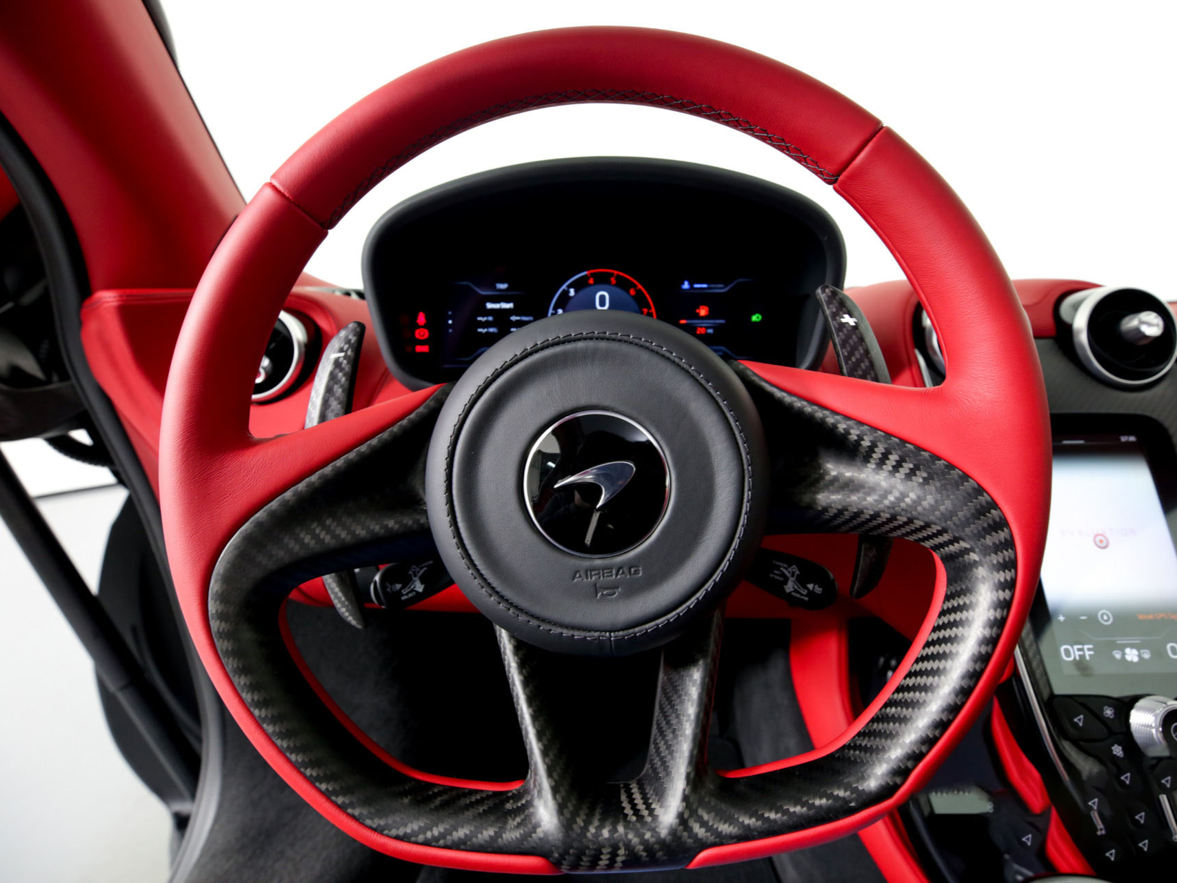 中规迈凯伦 GT 黑色/红色 4.0T 奢华版