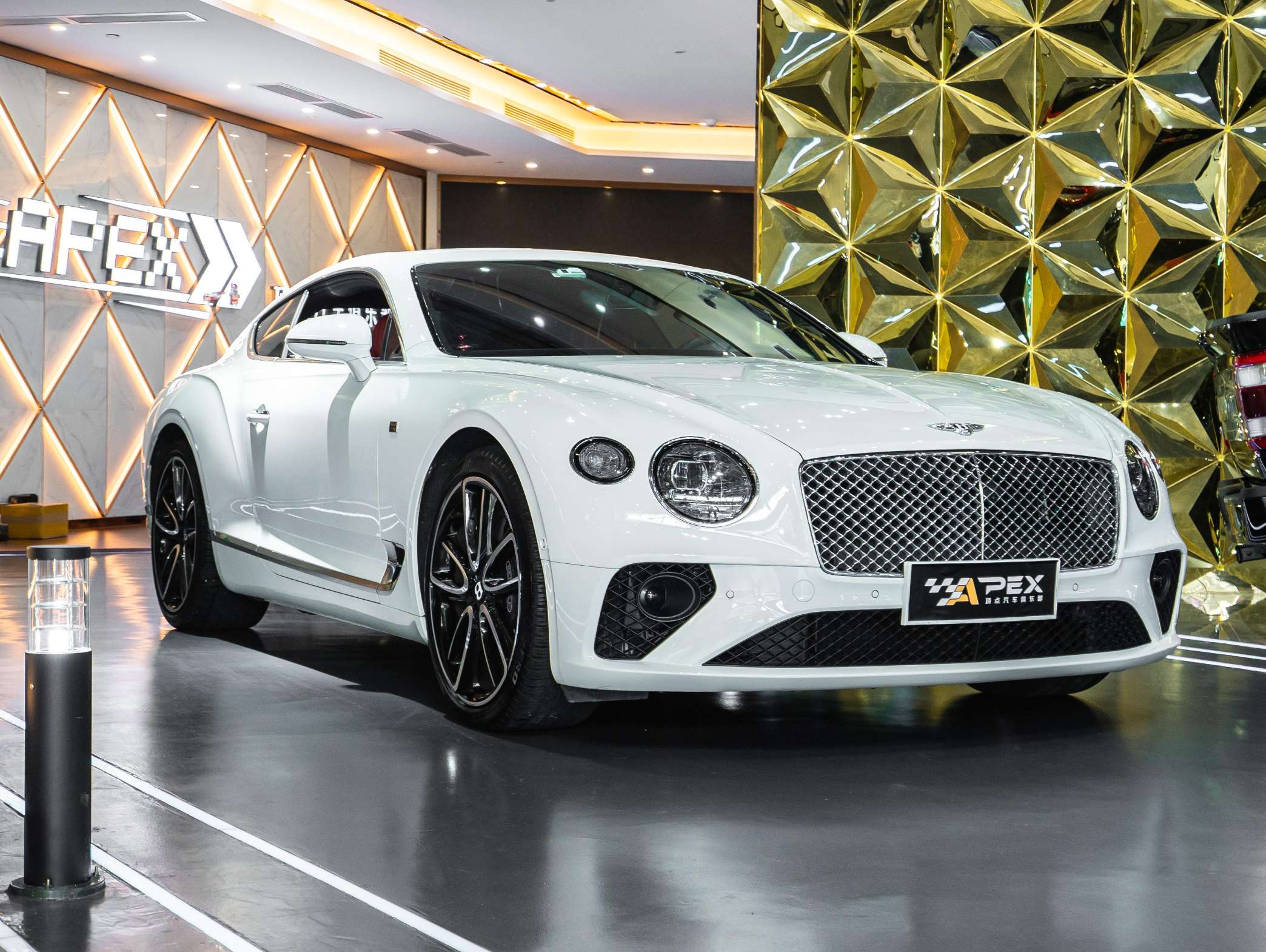 二手宾利 欧陆GT 白色/红色 2020款 4.0T GT V8