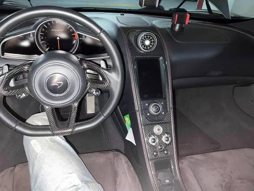 二手迈凯伦 MP4-12C 银色/黑色 2013款 3.8T COUPE