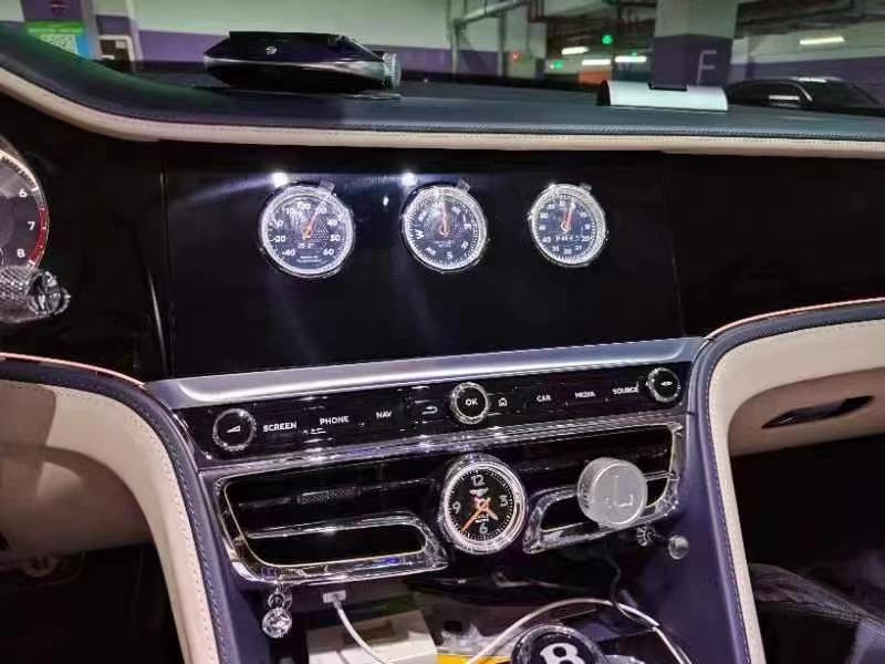 二手宾利 飞驰 钨矿灰/帝王蓝/亚麻白双拼 2022款 4.0T V8 Mulliner