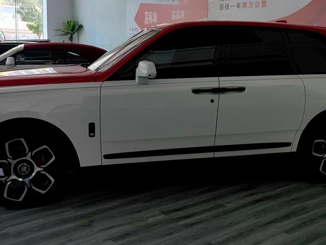 二手劳斯莱斯 库里南 白色/紫色 2020款Black Badge