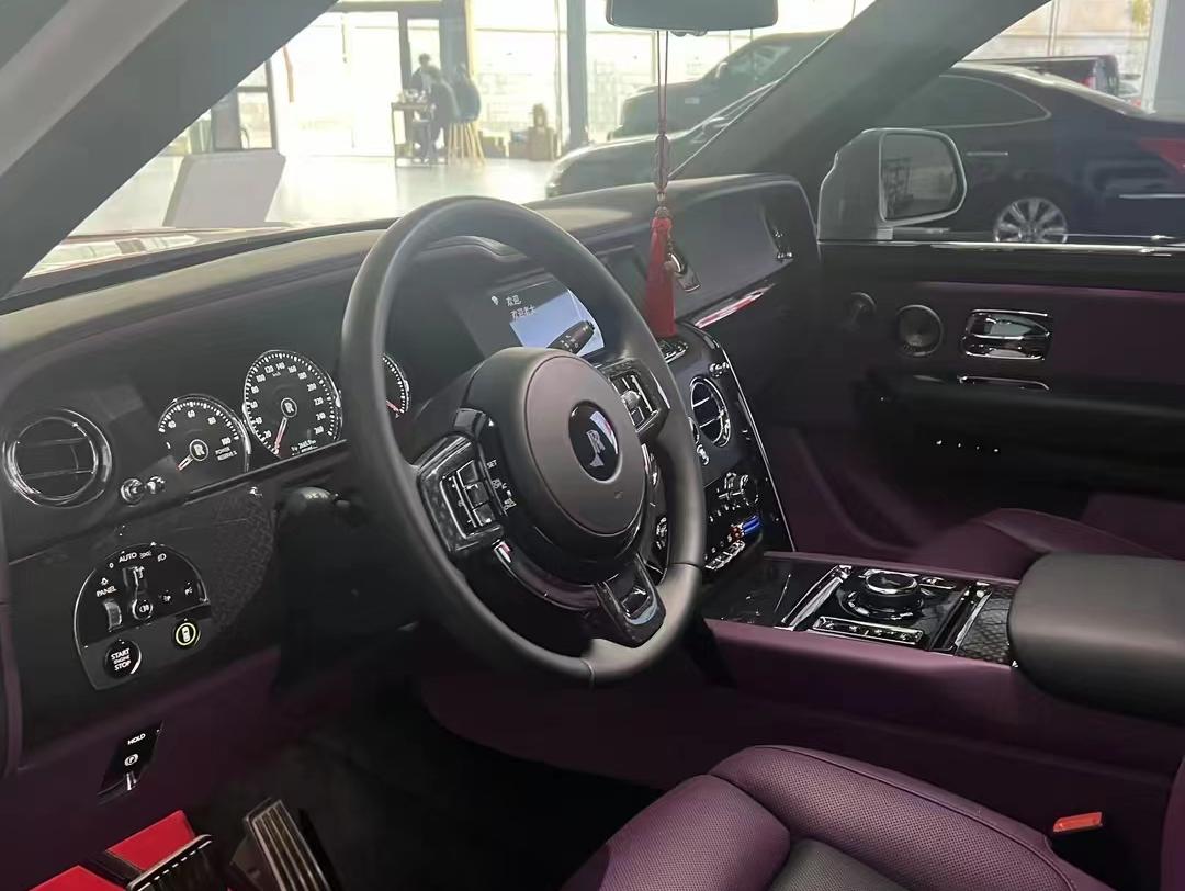 二手劳斯莱斯 库里南 白色/紫色 2020款Black Badge