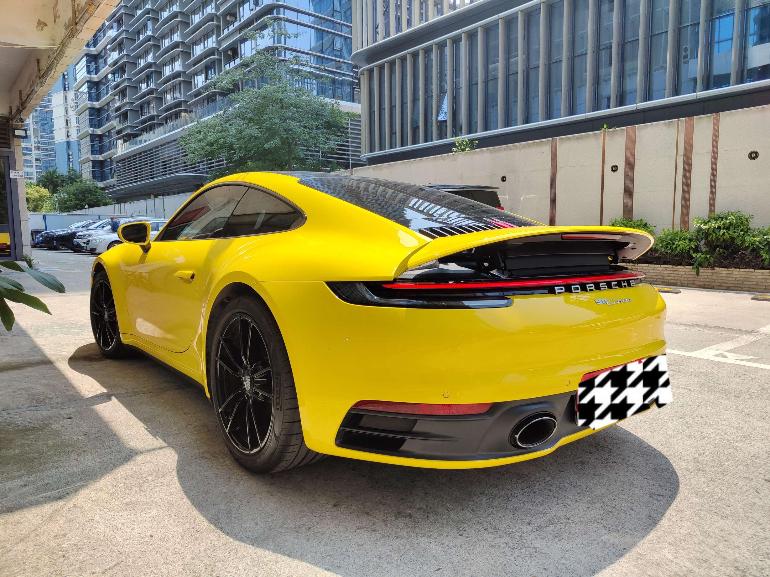 二手保时捷 911 黄色/红色 carrera  2022款 3.0T 中规版