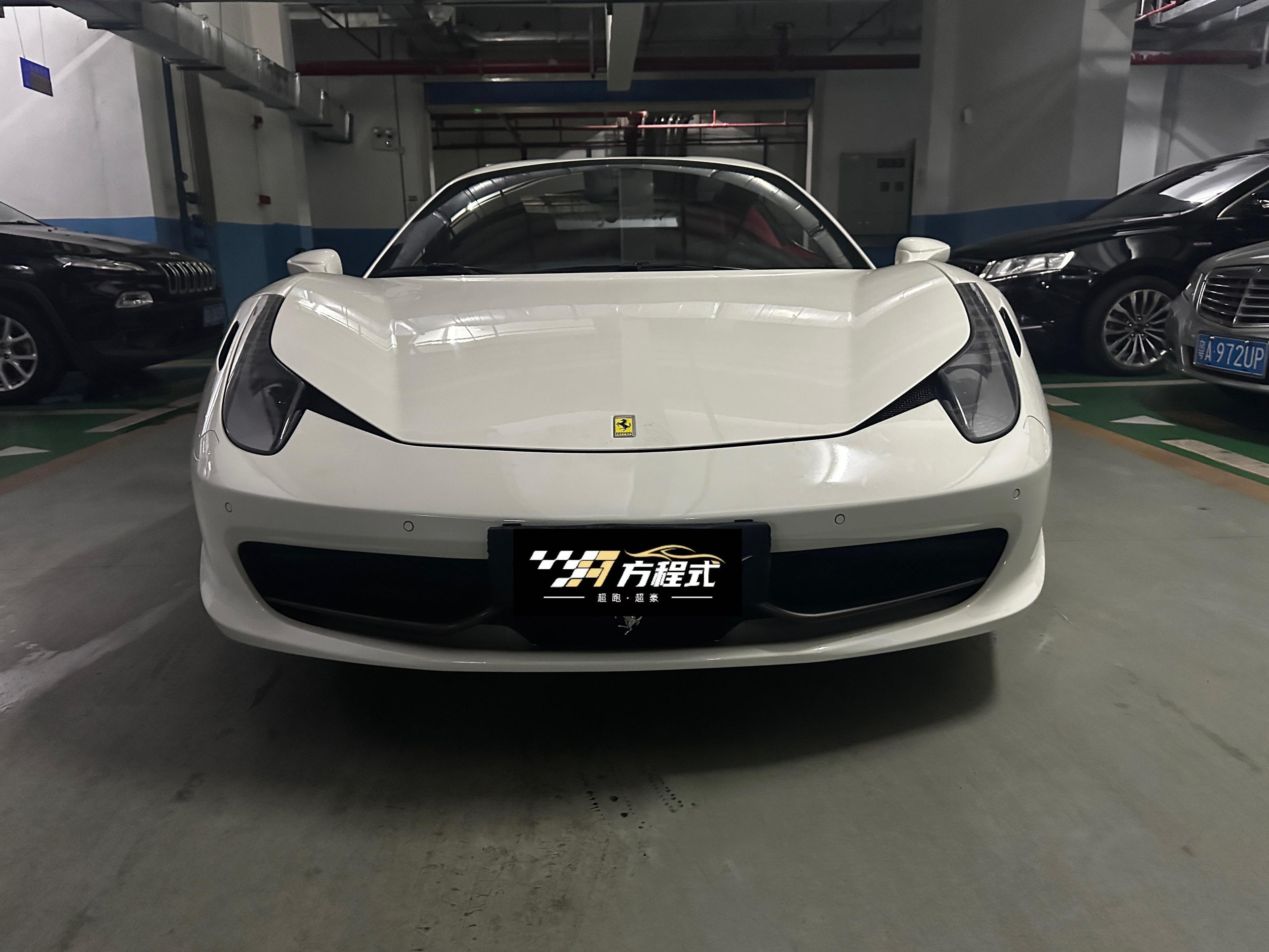 二手法拉利 458 白色/红色 2013款 4.5L Spider