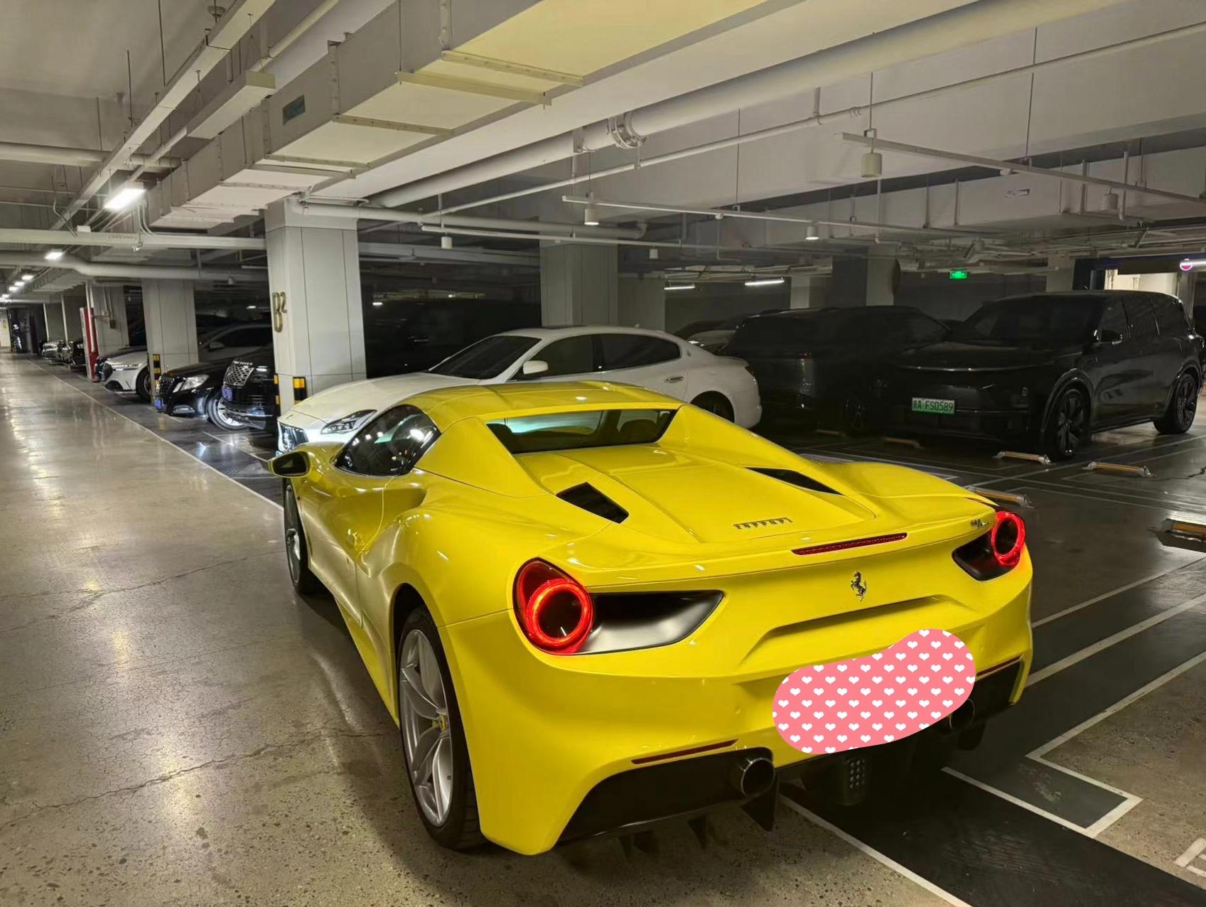二手法拉利 488 黄色/黑色 2015款 488 Spider