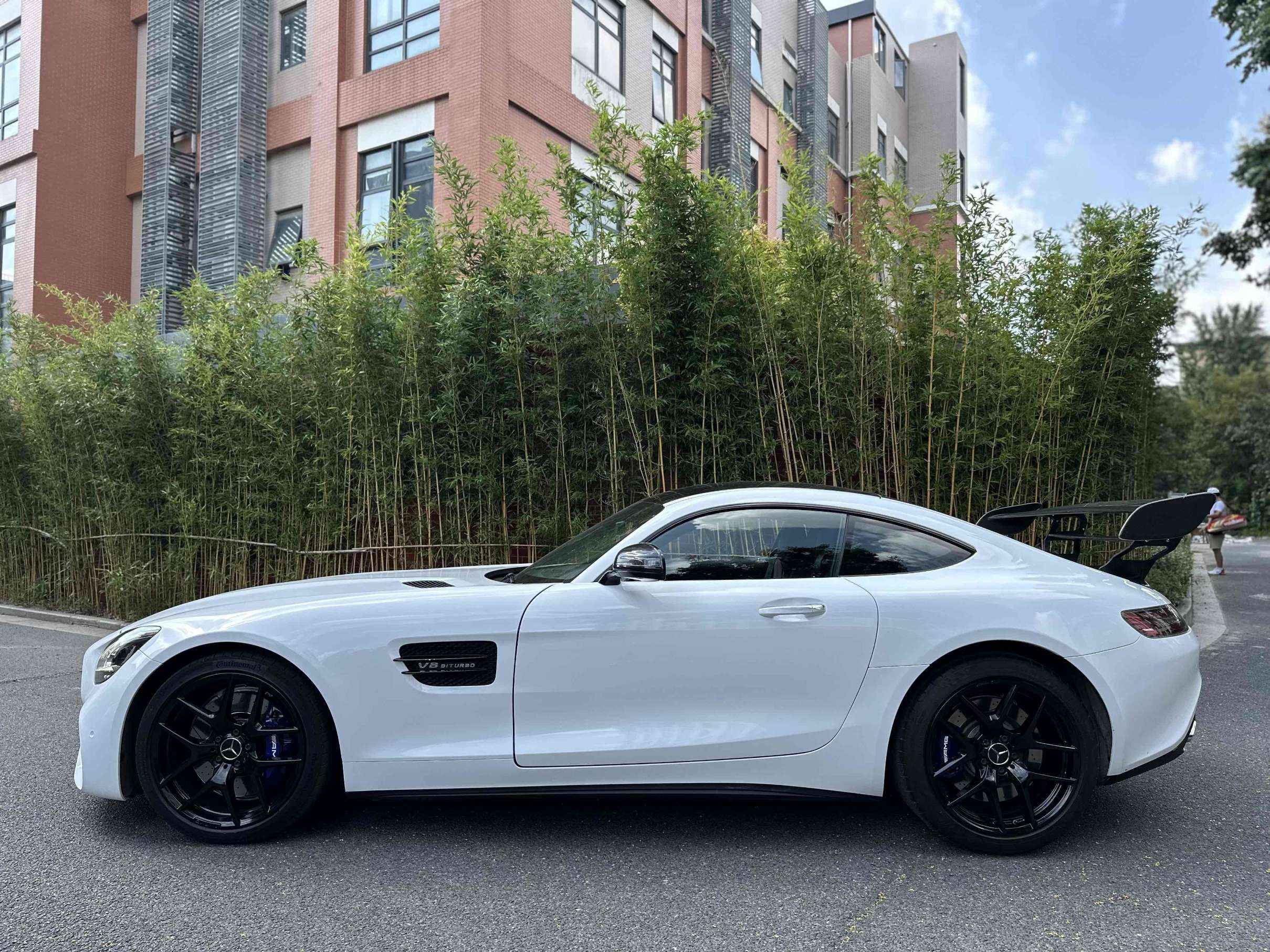 二手奔驰 AMG GT 银灰色/棕色 2019款