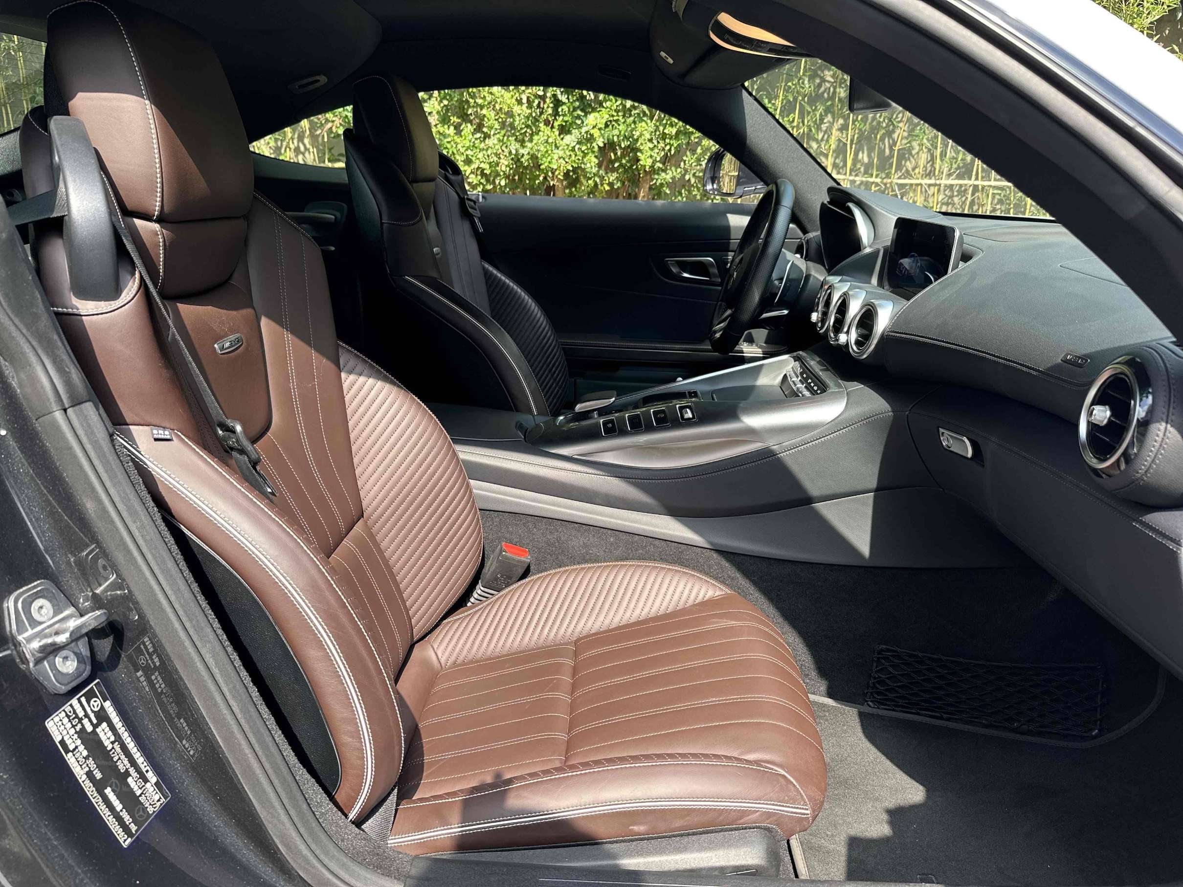 二手奔驰 AMG GT 银灰色/棕色 2019款
