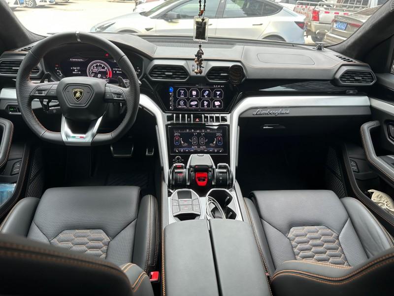 二手兰博基尼 Urus 黑色/黑色 兰博基尼 Urus 2020款 4.0T2020款 4.0T 中规版