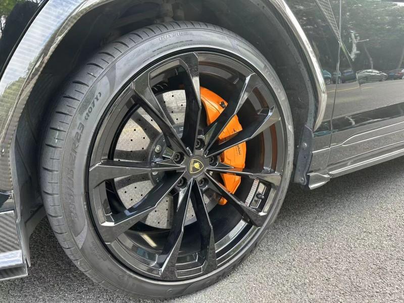 二手兰博基尼 Urus 黑色/黑色 兰博基尼 Urus 2020款 4.0T2020款 4.0T 中规版