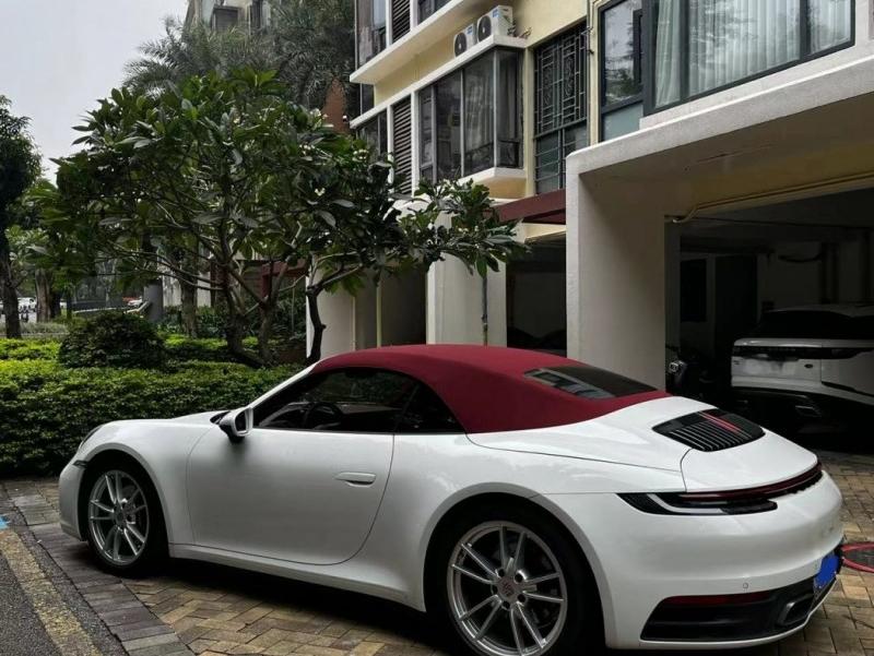 二手保时捷 911 白色/红色 4 Cabriolet 2021款 3.0T2021款 3.0T 中规版