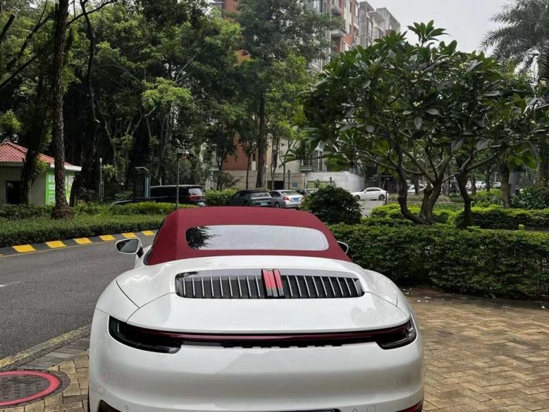 二手保时捷 911 白色/红色 4 Cabriolet 2021款 3.0T2021款 3.0T 中规版