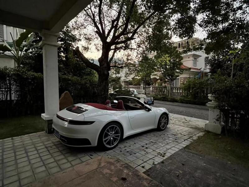 二手保时捷 911 白色/红色 4 Cabriolet 2021款 3.0T2021款 3.0T 中规版