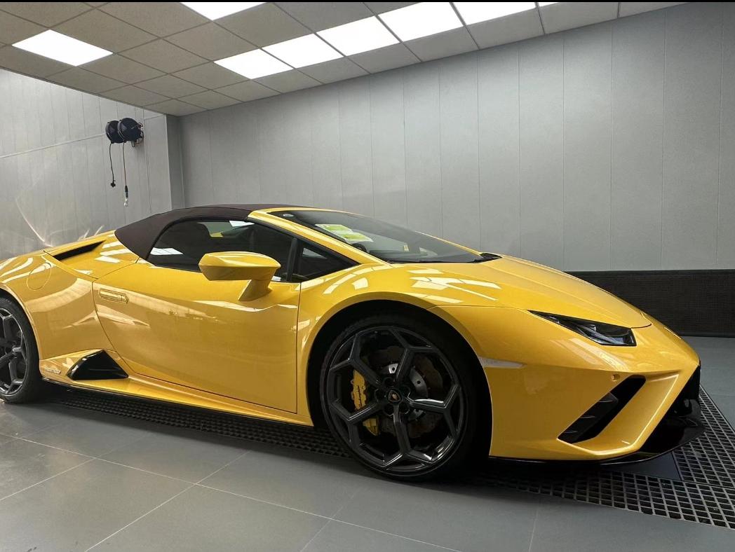 二手兰博基尼 Huracán 黄色/黑/黄双拼 2020款 Huracán EVO RWD Spyder
