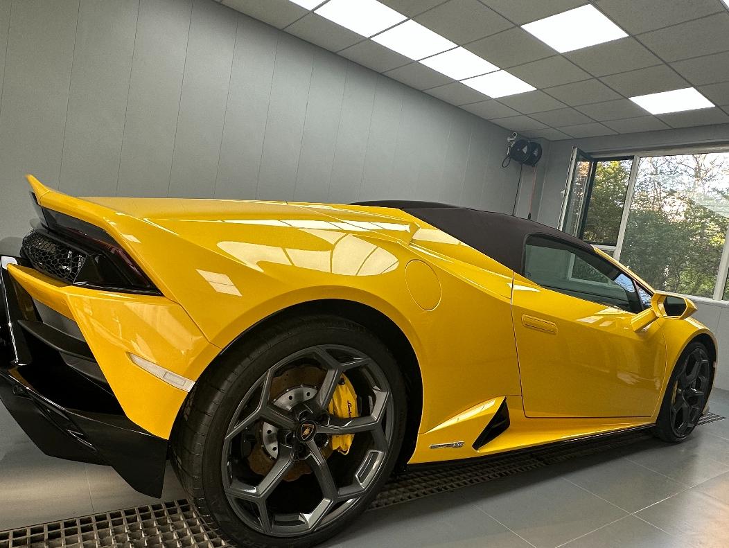 二手兰博基尼 Huracán 黄色/黑/黄双拼 2020款 Huracán EVO RWD Spyder